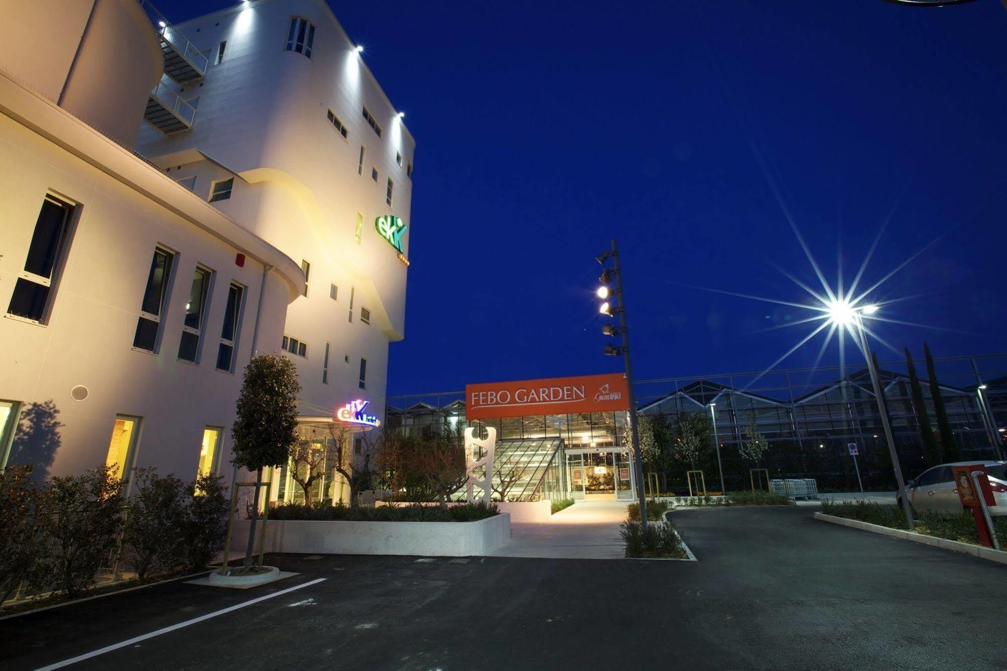 Ekk Hotel Città Sant’Angelo Kültér fotó