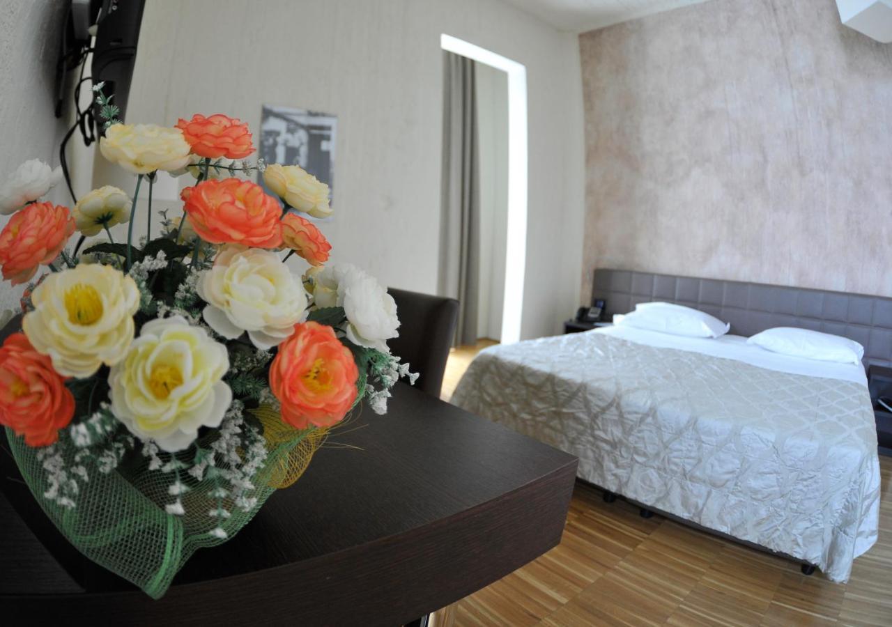 Ekk Hotel Città Sant’Angelo Kültér fotó